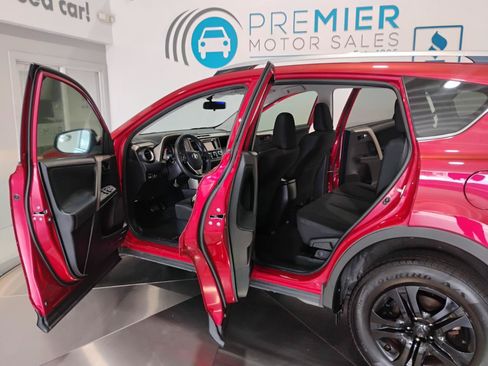 Used 2015 Toyota RAV4 LE FWD image 32