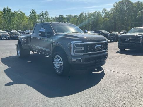 Used 2026 Ford F450 Platinum w/ Platinum Plus Package AWD/4WD image 3