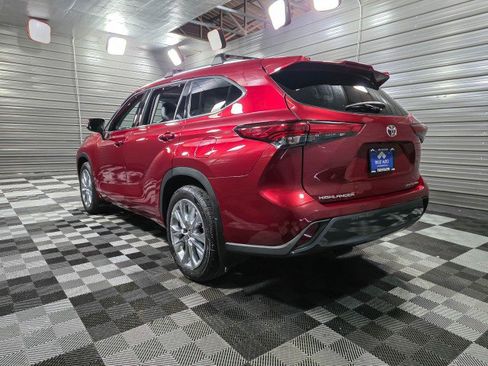 Used 2020 Toyota Highlander Limited image 7
