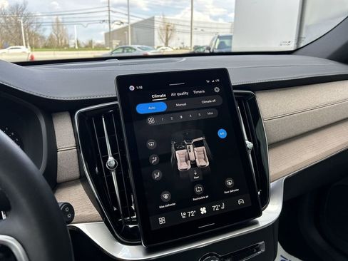 New 2026 Volvo XC90 B6 Plus w/ Protection Package Premier image 21