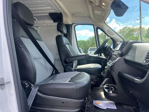 Used 2025 RAM ProMaster 2500 w/ Convenience Group FWD image 8