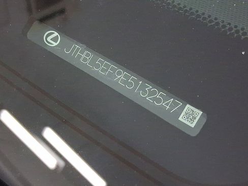 Used 2014 Lexus LS 460 w/ Comfort Package image 18