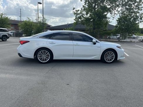 Used 2020 Toyota Avalon Limited w/ Advanced Safety Package FWD image 4