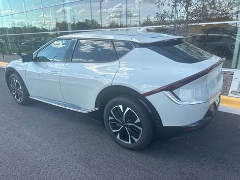 Used 2023 Kia EV6 Wind w/ Wind Technology Package AWD/4WD image 4