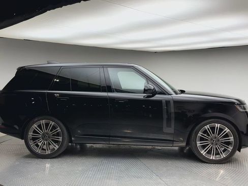 Used 2024 Land Rover Range Rover SE AWD/4WD image 9