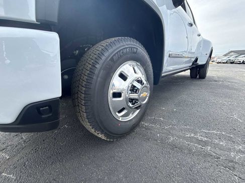 New 2026 Chevrolet Silverado 3500 High Country w/ High Country Premium Package AWD/4WD image 18