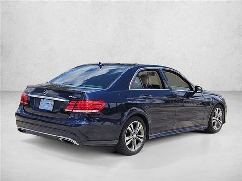 Used 2014 Mercedes-Benz E 350 4MATIC Sedan image 5
