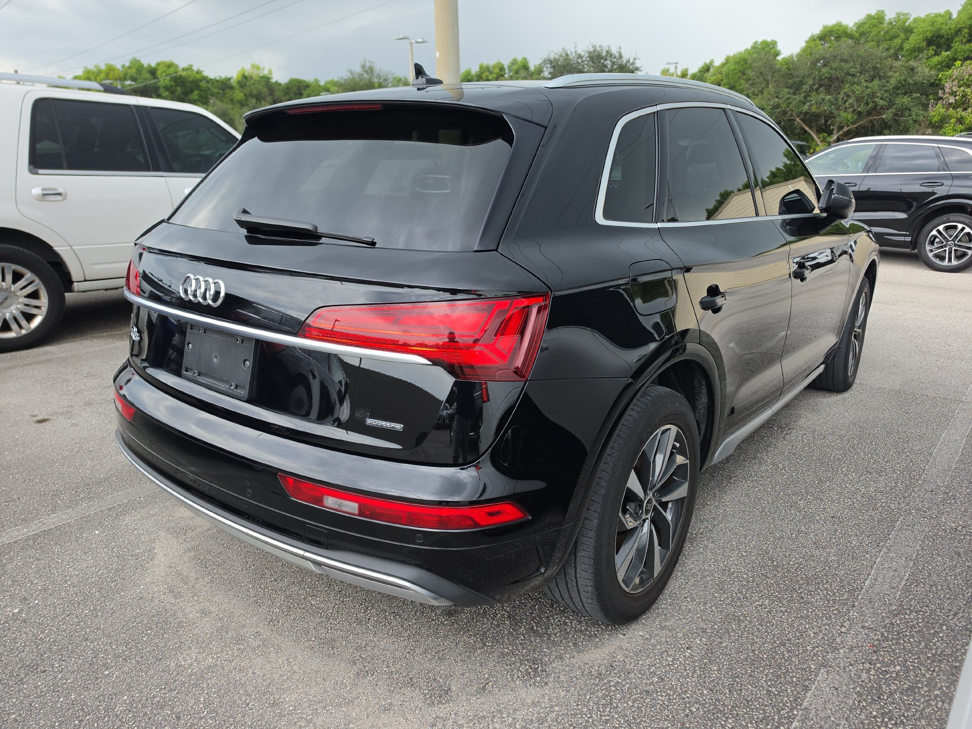 Used 2021 Audi Q5 2.0T Premium w/ Convenience Package AWD/4WD image 6