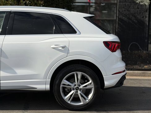 Used 2022 Audi Q3 2.0T Premium w/ Convenience Package image 11