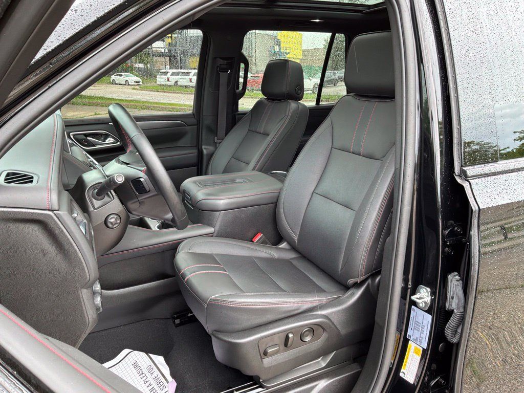 Used 2023 Chevrolet Tahoe RST w/ Luxury Package AWD/4WD image 12