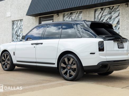 Used 2022 Rolls-Royce Cullinan w/ Technology Package AWD/4WD image 10