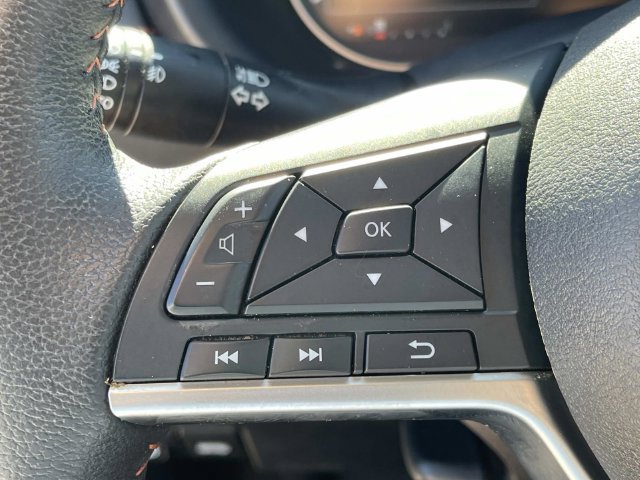 Used 2020 Nissan Kicks SR w/ SR Premium Package FWD image 33