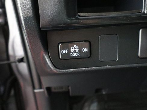 Used 2017 Toyota Tacoma SR5 w/ Tow Package RWD image 34