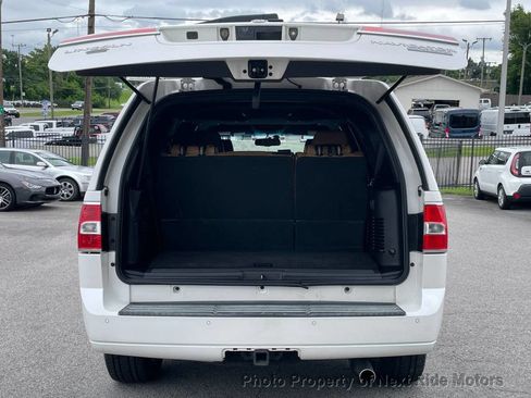 Used 2013 Lincoln Navigator 2WD image 32