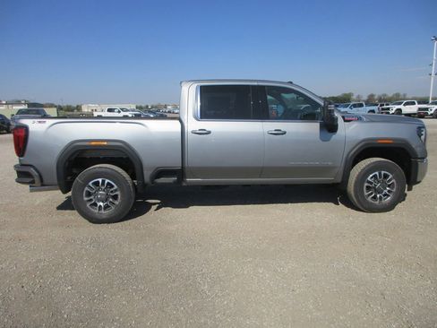 New 2026 GMC Sierra 2500 SLE image 3