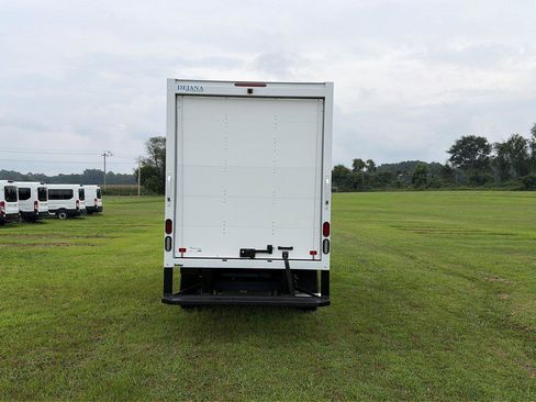 New 2027 Ford E-350 and Econoline 350 Super Duty w/ Power Equipment Group RWD image 4