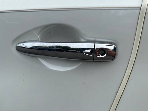 Used 2018 Nissan Murano SL w/ Moonroof Package AWD/4WD image 12
