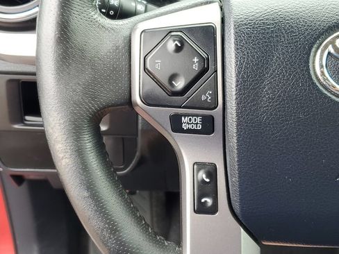 Used 2017 Toyota Tacoma SR5 AWD/4WD image 15
