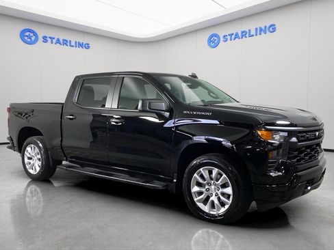 Used 2023 Chevrolet Silverado 1500 Custom RWD image 12