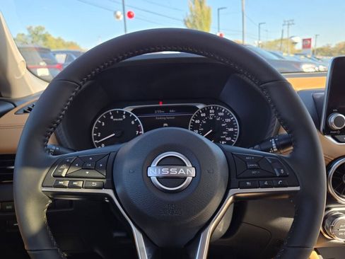 Used 2025 Nissan Sentra SV w/ SV Premium Package image 30