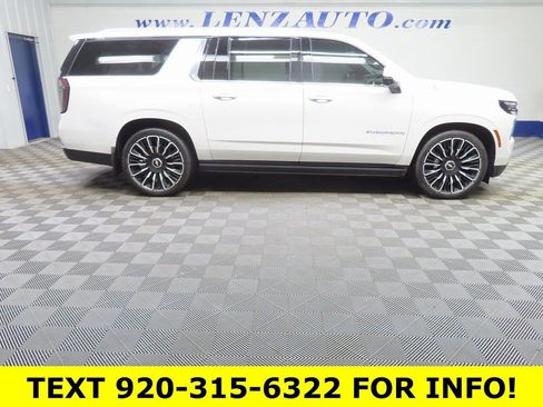 Used 2025 Chevrolet Suburban High Country image 2