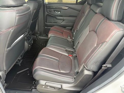 Used 2025 Honda Pilot Black Edition image 14