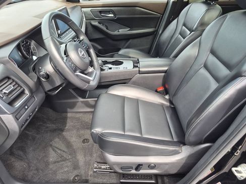 Used 2023 Nissan Rogue SV w/ SV Premium B Package FWD image 11