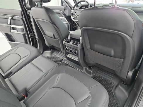 Certified 2024 Land Rover Defender 110 X-Dynamic SE image 10