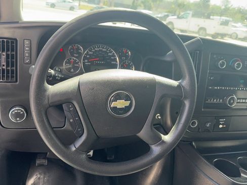 Used 2018 Chevrolet Express 3500 Extended w/ Driver Convenience Package RWD image 10
