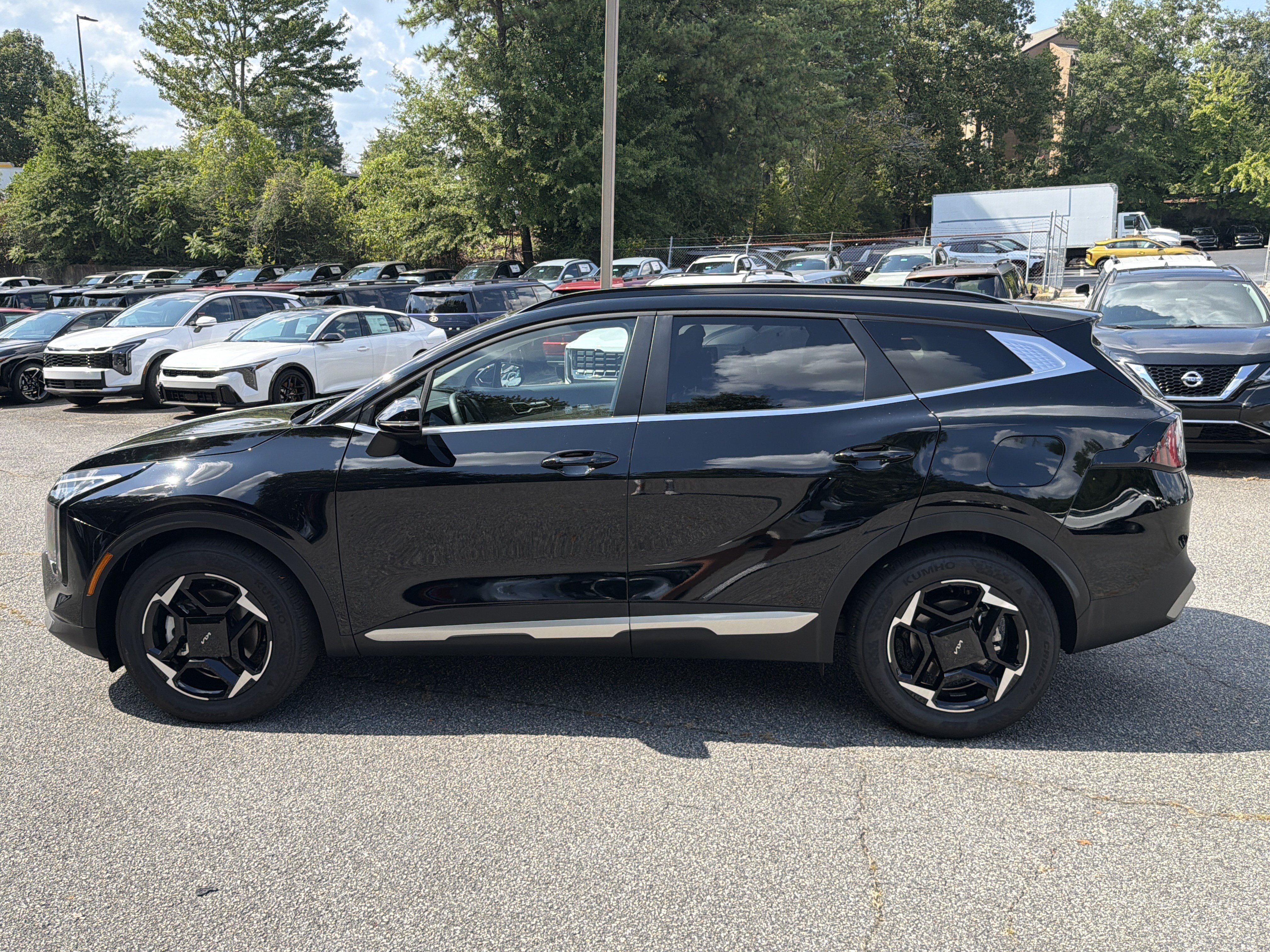 Certified 2026 Kia Sportage EX w/ EX Panorama Roof Package FWD image 4
