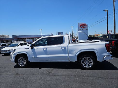 Used 2023 GMC Sierra 1500 Denali w/ Technology Package AWD/4WD image 2
