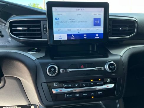 Used 2020 Ford Explorer XLT w/ Equipment Group 202A AWD/4WD image 19