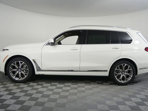 Used 2026 BMW X7 xDrive40i w/ Premium Package image 6
