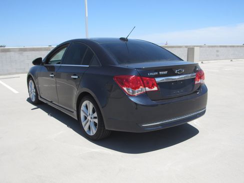 Used 2015 Chevrolet Cruze LTZ w/ Sun, Sound and Sport Package FWD image 6
