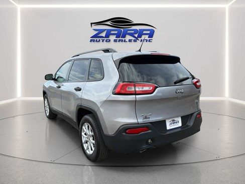 Used 2017 Jeep Cherokee Sport AWD/4WD image 5
