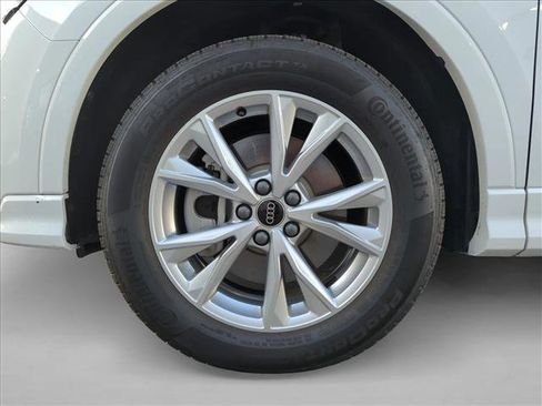 Certified 2025 Audi Q3 2.0T Premium w/ Convenience Package image 23