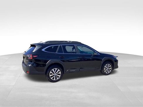 Used 2025 Subaru Outback Premium AWD/4WD image 7