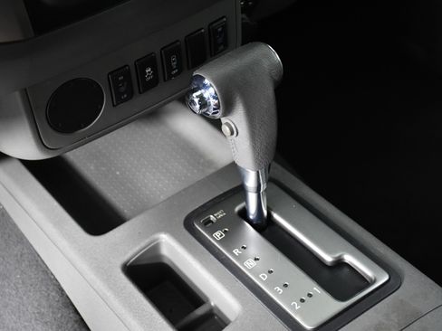 Used 2019 Nissan Frontier SL image 16