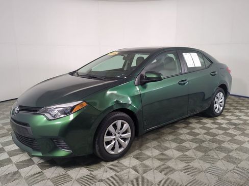 Used 2015 Toyota Corolla LE image 9