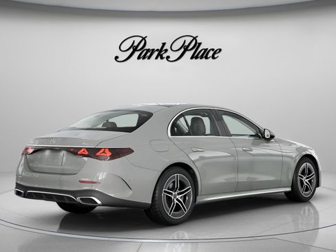 New 2026 Mercedes-Benz E 350 4MATIC Sedan image 19