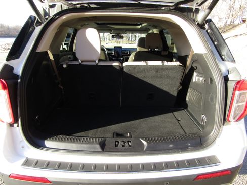 Used 2024 Ford Explorer Limited w/ Limited Technology Package image 22