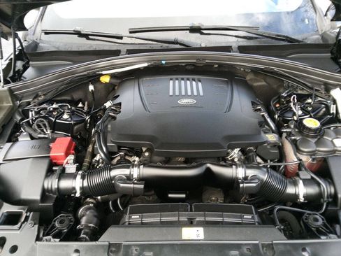 Used 2018 Land Rover Range Rover Velar S AWD/4WD image 50