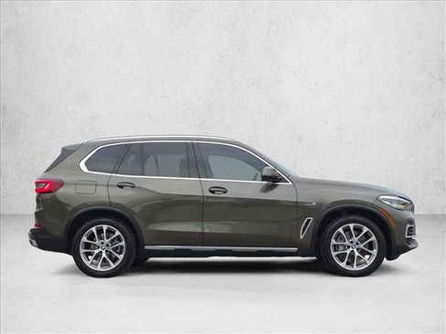 Used 2022 BMW X5 xDrive45e w/ Climate Comfort Package AWD/4WD image 4