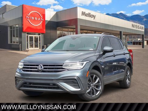 Used 2022 Volkswagen Tiguan SE FWD image 1