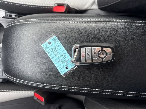 Used 2024 Ford Escape Active AWD/4WD image 39