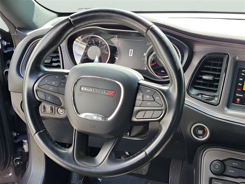 Used 2023 Dodge Challenger SXT RWD image 12