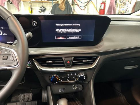 Certified 2024 Buick Encore GX Preferred w/ Comfort Package AWD/4WD image 24