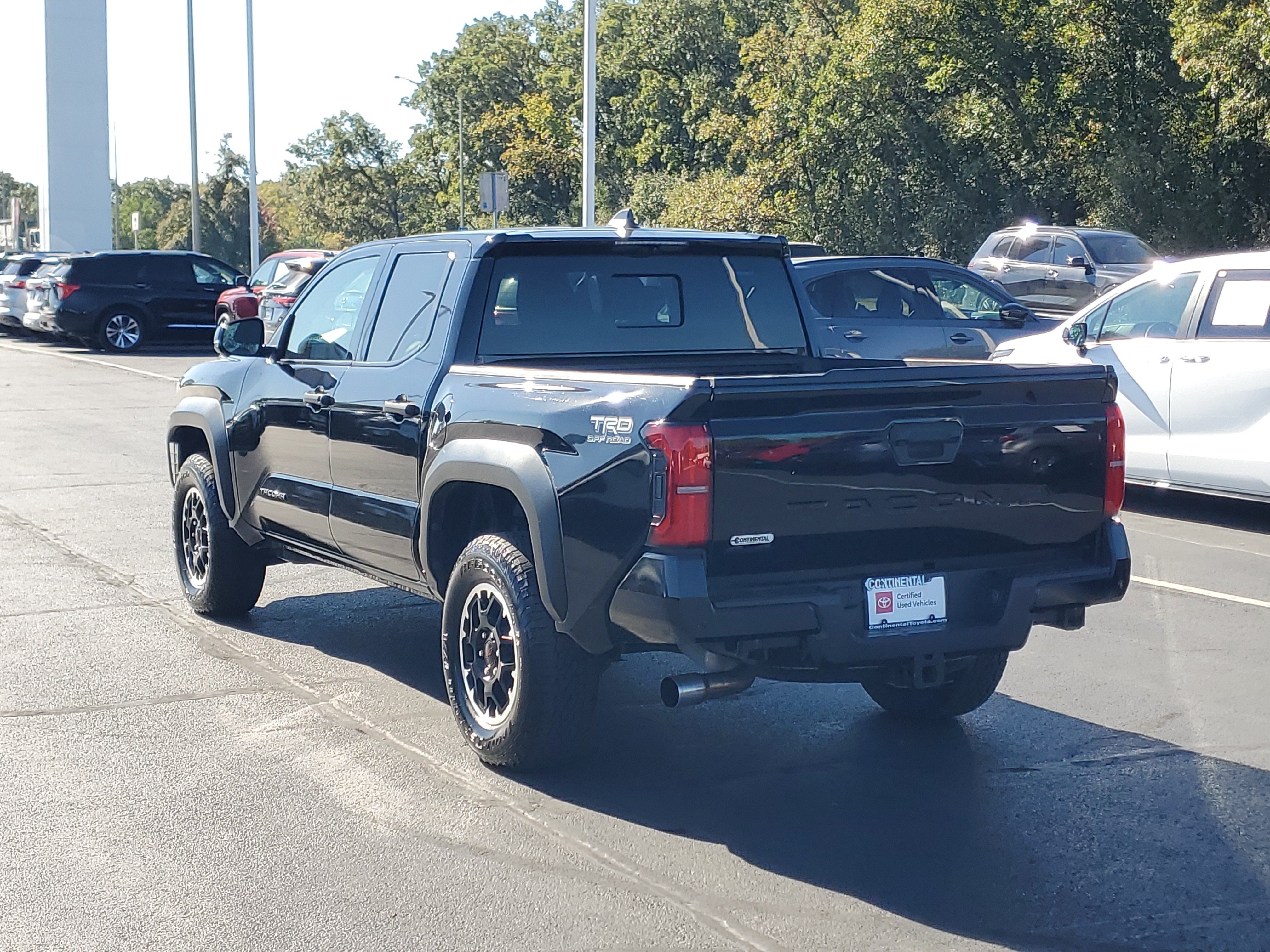 Certified 2025 Toyota Tacoma TRD Off-Road w/ TRD Off Road Premium Package AWD/4WD image 4