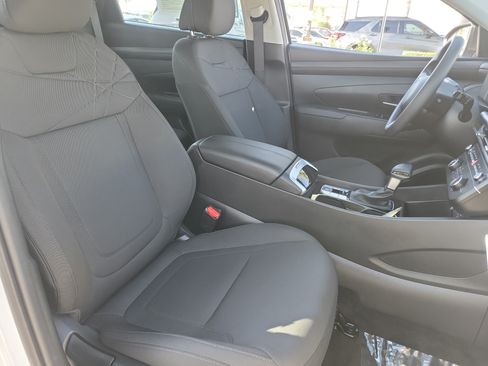 Certified 2025 Hyundai Tucson SE FWD image 23