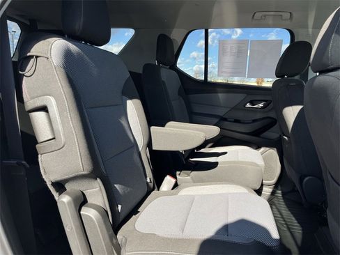 Used 2018 Chevrolet Traverse LT image 25